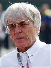 Agora, Ecclestone acha que Schumacher fica