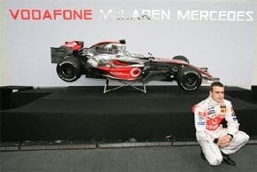 <b>McLaren lança novo carro para voltar ao topo</b>