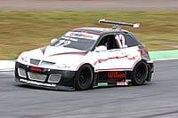 Lucas Finger começa treinos na frente