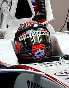 Kubica prende lanterna em seu capacete