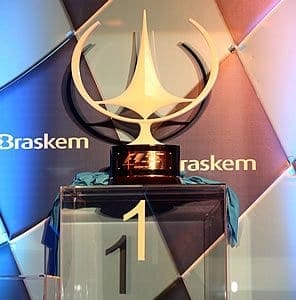 Braskem apresenta o troféu do GP Brasil