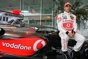 Lewis Hamilton discorda das novas regras