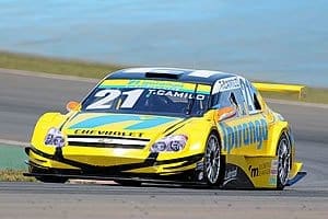 Thiago Camilo começa na frente nos treinos coletivos