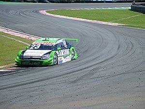 Duda simula corrida e fica entre os melhores em treino livre