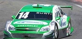 Burti tem dia de intenso trabalho em Interlagos