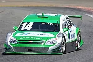 Burti tem dia de intenso trabalho em Interlagos
