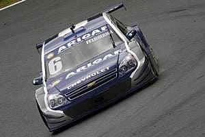 Salustiano reestréia com pole na divisão principal