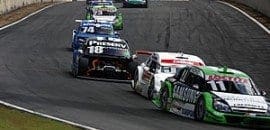 Pilotos perdem capôs em Interlagos