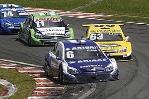 Pneu furado tira Feldmann da briga pelo pódio em Interlagos