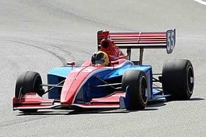 Rodrigo Barbosa termina em 23º na estréia