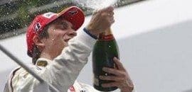 Vitaly Petrov vence a segunda prova debaixo de chuva