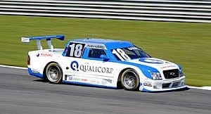 Navarrinho lidera primeiro treino coletivo em Curitiba