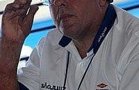 Chefe de equipe fratura joelho durante treinos
