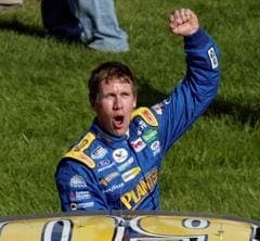 Carl Edwards garante a pole em Nashville