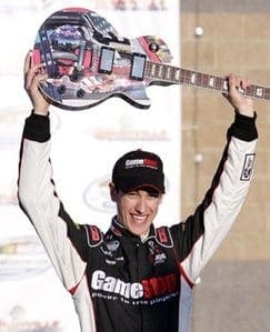 Joey Logano, de 18 anos, vence a segunda na carreira