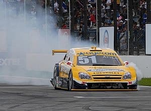 Rodas voadoras complicam AMG em Curitiba