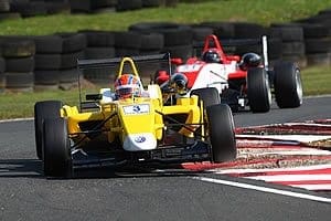 Buzaid estréia com sexto e sétimo lugares em Oulton Park