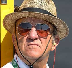 Greg Biffle vence e equipe Roush chega a 100ª vitória