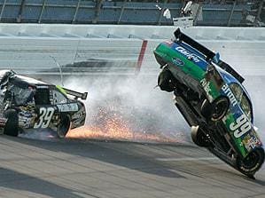 Keselowski vence prova recheada de acidentes em Talladega