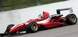 Victor Corrêa larga em terceiro nas duas corridas em Silverstone