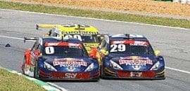 Red Bull abandona prova com ambos os carros
