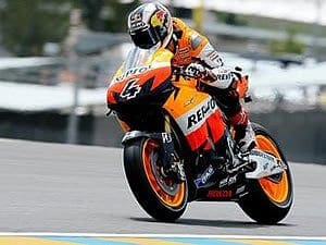 Dovizioso lidera sessão chuvosa em Le Mans