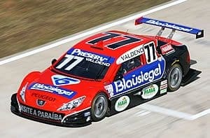 Valdeno Brito sofre quebra e larga em 16º