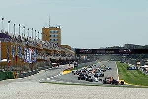 Em Valência, Wickens vence primeira da nova era