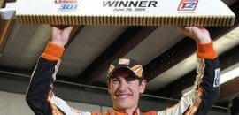 Joey Logano, de 19 anos, vence pela primeira vez na Sprint Cup