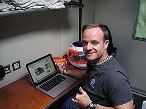 Rubens Barrichello é sucesso de popularidade no Twitter