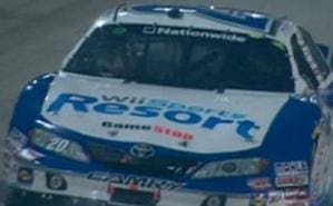 Joey Logano derrotou novamente Kyle Busch