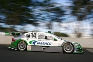 Preocupado com calor, Burti larga em sétimo