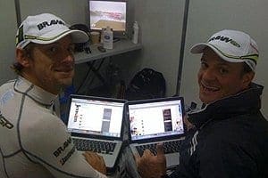 <b>Imagem de Interlagos:</b> Barrichello e Button divertem-se no twitter