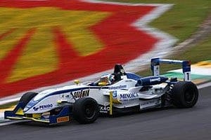 Leonardo Cordeiro vence em SP e chega mais perto do título