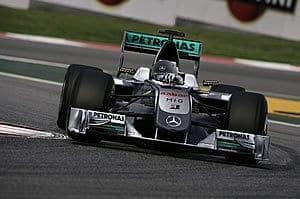 Mercedes anuncia acordo com a Petronas