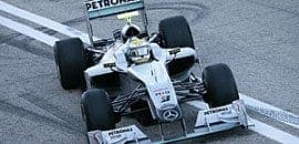 Mercedes apresenta e estreia o MGP W01