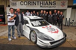 Corinthians apresenta seu carro em Interlagos