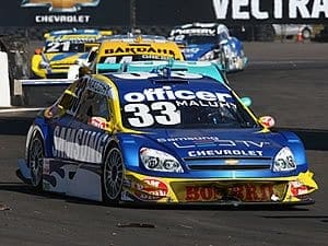 Em corrida dramática, Maluhy mantém posição no play off