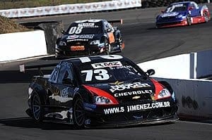 A três curvas do fim, freios acabam com corrida de Jimenez