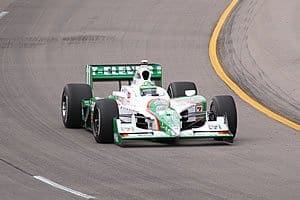<b>Tony Kanaan vence com dobradinha brasileira Iowa</b>