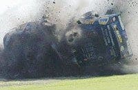 Waltrip “ficou” num acidente envolvendo 12 carros