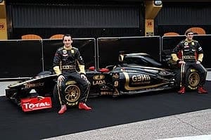<b>Renault apresenta carro e confirma Senna como piloto de testes</b>