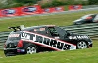 Conill vence a chuvosa prova da Copa Clio em Curitiba