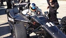 Rubens Barrichello feliz por completar teste no carro de Tony Kanaan