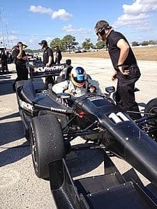 Rubens Barrichello feliz por completar teste no carro de Tony Kanaan