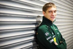Caterham confirma troca de Trulli por Petrov