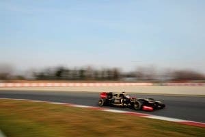 <b>Räikkönen fecha domingo com melhor tempo em Barcelona</b>