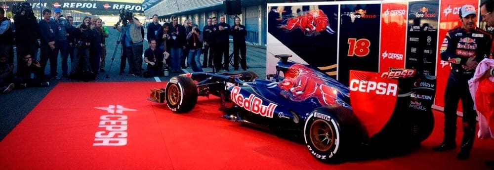 Toro Rosso apresenta STR8 sem degrau no bico