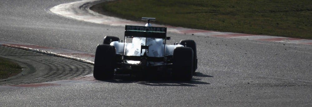 Com Rosberg, Mercedes lidera último dia de testes de pré-temporada de 2013