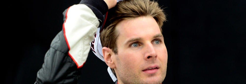 Power domina segundo dia de testes em Barber